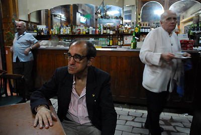 El bar porteño, el hogar de la amistad