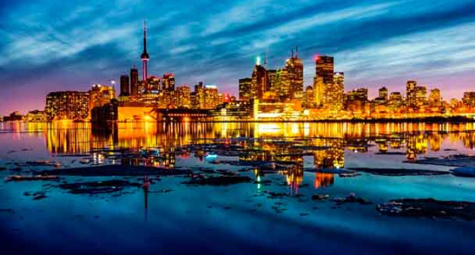 Toronto: Skyline futurista