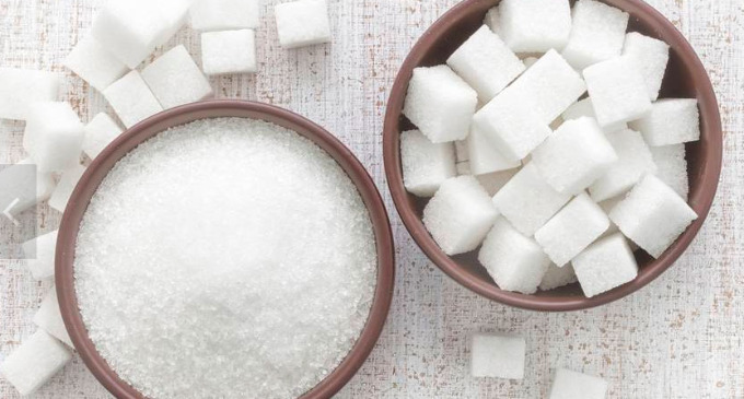 El azúcar es adictivo y además aumenta la presión más que la sal. Y no viene sólo en su forma "oficial": el azúcar oculto puede llegar a ser el 80% de lo que contiene un alimento industrializado.