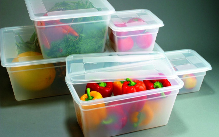 Conoce cuáles son los materiales y recipientes más adecuados para conservar nuestros alimentos