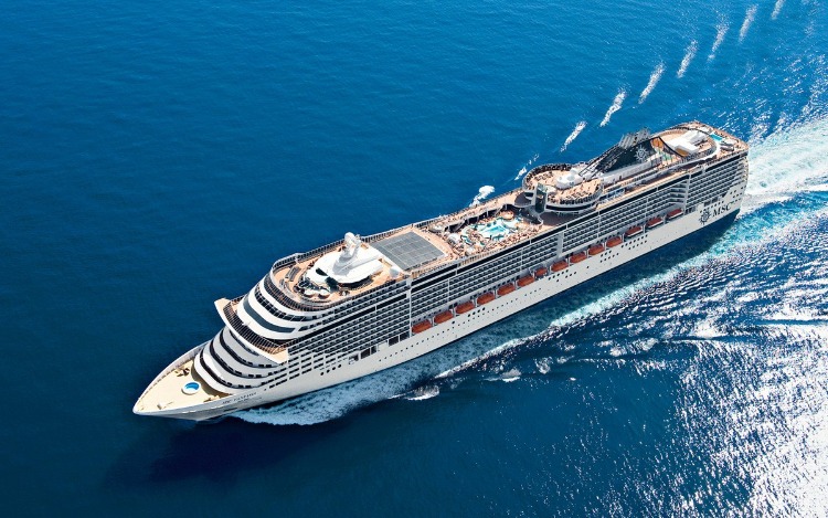 MSC Cruceros ha lanzado su campaña para el verano europeo 2022 bajo el programa «Navegar con Confianza». De esta manera aplicará un robusto protocolo de salud y seguridad líder en la industria, una política de reservas clara y flexible, requisitos de vacunación y pruebas robustas pero sencillas, así como el regreso al sistema de desembarque independiente en los puertos (según destino y caso) se aplicarán a todos los viajes hasta el verano europeo 2022.