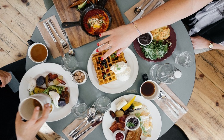 Si se piensa que el desayuno es la comida más importante del día en el sentido nutricional, es posible que haya que pensarlo nuevamente.