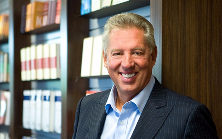 Años atrás, John Maxwell definía su "mapa para el éxito" y se refería a Donald Trump como un referente del éxito en los negocios. "El viaje del éxito tiene el potencial de llevarlo muy lejos".