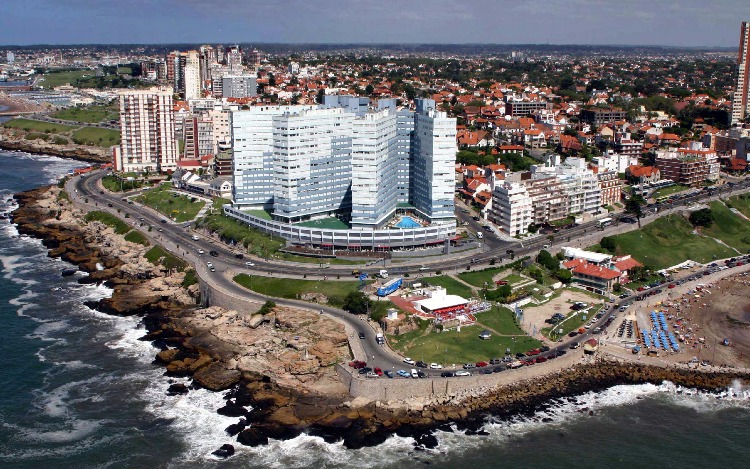 Mar del Plata, el antídoto para el invierno del norte