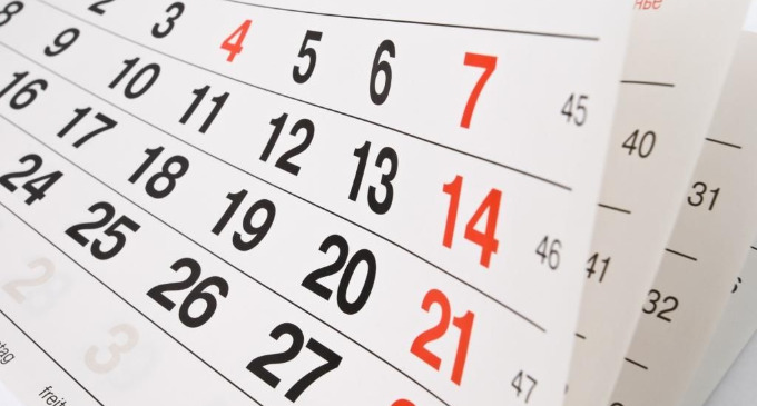 Como cada año puede comenzar en uno de los siete días de la semana, existirían solamente 7 calendarios posibles, que se repiten cada 28 años.