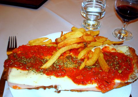 Tan argentinos como la milanesa a la napolitana