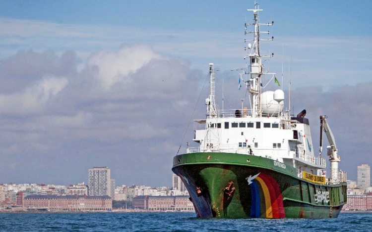 Luego de pasar por la costa marplatense, el buque “Esperanza” sigue su recorrido durante enero por los puertos de Rosario y Buenos Aires, en donde Greenpeace está denunciando la situación forestal en el país. Argentina está entre los 10 países del mundo que más bosques destruye.