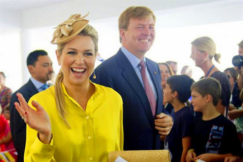La actual soberana real de ese país, Beatriz, abdicará hoy en favor de su hijo, Willem Alexander; las leyes holandesas permiten que la argentina asuma el trono