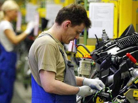 Una antigua pero muy cierta frase dice lo siguiente: “el trabajo dignifica”.  Este adagio es totalmente cierto ya que realizando una labor podemos desarrollar nuestro intelecto y nuestras habilidades tanto físicas como mentales