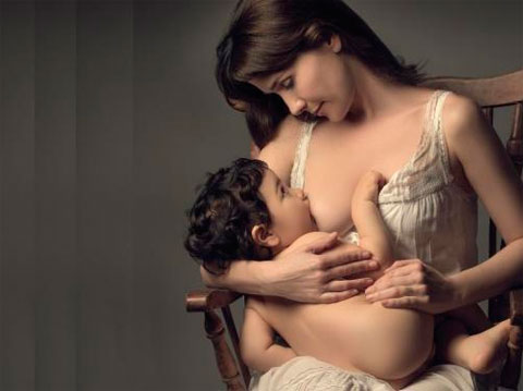 La lactancia materna durante los dos primeros años de vida incide y optimiza el estado de salud en la vida adulta
