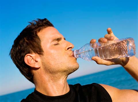 Beneficios del agua en el control del peso corporal