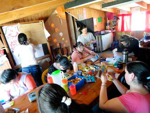 Elena Durón Miranda, la mujer que le cambió la vida a cientos de niños