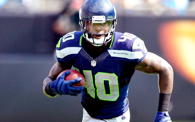 Derrick Coleman es fullback de los Seattle Seahawks; es temor de los entrenadores rivales porque lee perfectamente los labios y anticipa las tácticas