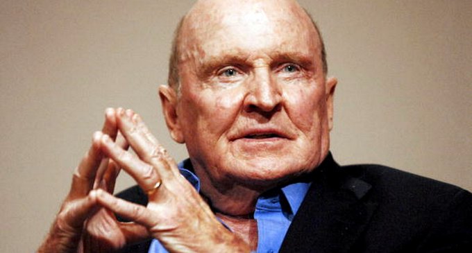 Ex presidente y CEO de GE, durante los más de 20 años de gestión de Jack Welch la capitalización de marketing de la compañía pasó de $13 mil millones a $400 mil millones. En 2000, fue considerado el “Gerente del Siglo” por la revista Fortune.