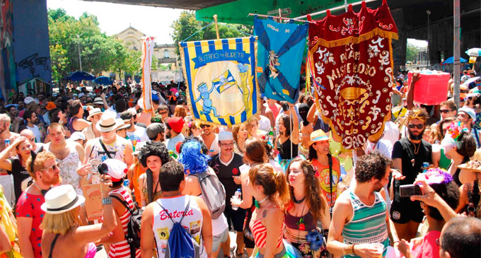 Un millón de personas disfrutan del carnaval de Río de Janeiro