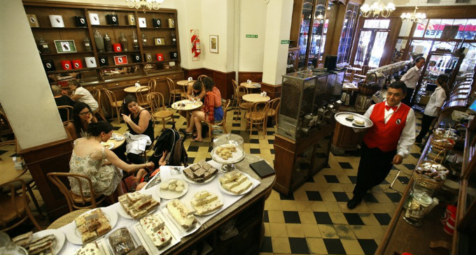 Proponen al hábito porteño del café como patrimonio de la humanidad