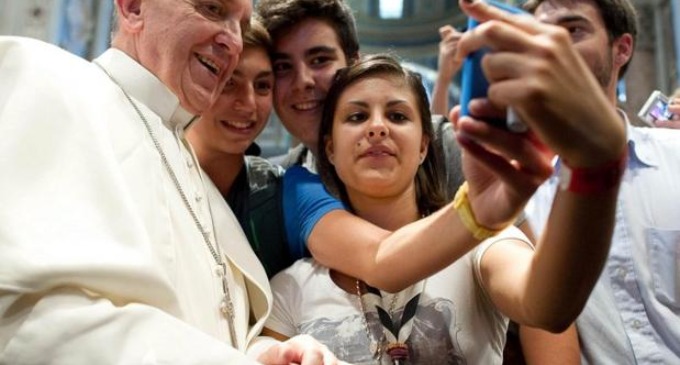 «Recen por mi», dijo el Papa Francisco al salir al balcón de la de la basílica de San Pedro en la noche que fue elegido.