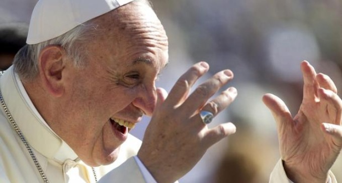 «Recen por mi», dijo el Papa Francisco al salir al balcón de la de la basílica de San Pedro en la noche que fue elegido.