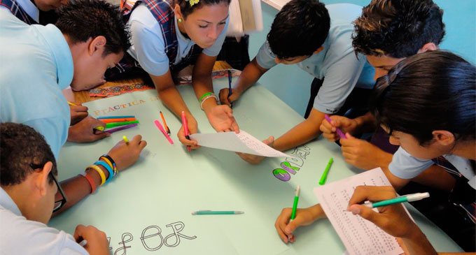 La escuela se ha convertido en el sitio elegido por los niños para disfrutar de la recreación y la amistad con sus pares.