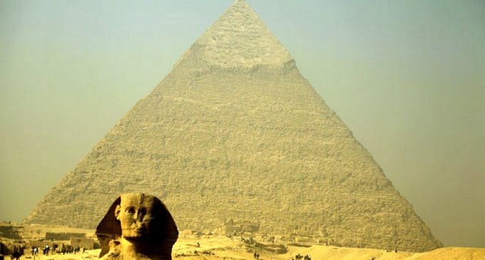 Los investigadores han descubierto uno de los métodos principales que utilizaban los egipcios para construir las pirámides: mojar la arena para transportar con mayor facilidad los grandes bloques de piedra.