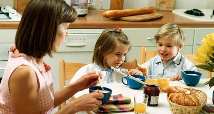 En un mundo signado por patologías alimentarias es radical la toma de conciencia sobre educar a los más chicos en buenas conductas en la nutrición.