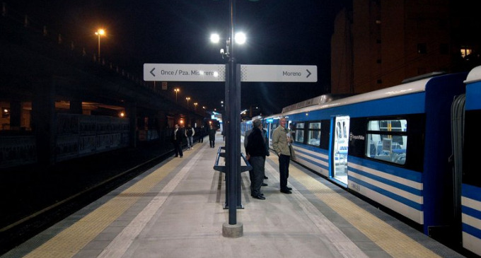 "Estamos dando un paso más para cumplir lo que prometimos; las pruebas están siendo sumamente satisfactorias y en 60 días más el Sarmiento será totalmente nuevo", dijo Randazzo. Estos coches comenzarán a funcionar el 21 de julio.