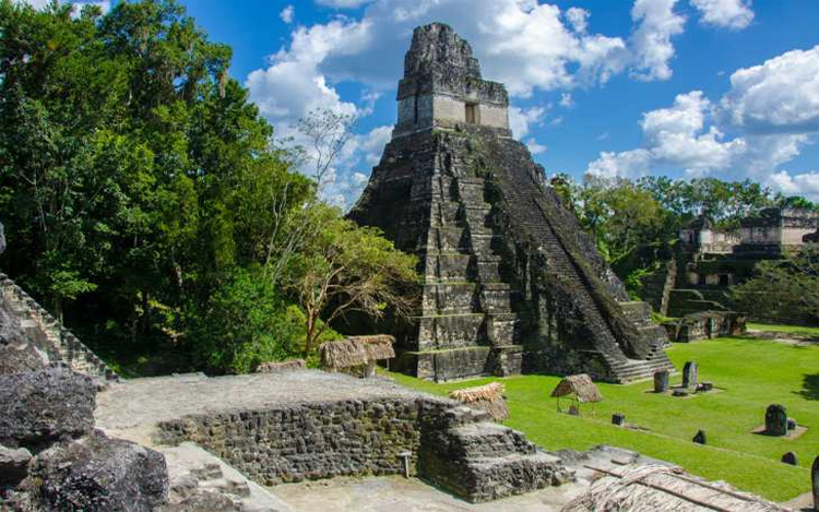 Guatemala cuenta su biografía a través del legado maya que incluye no sólo construcciones arquitectónicas ancestrales sino también valores y principios que signaron su trayectoria histórica.