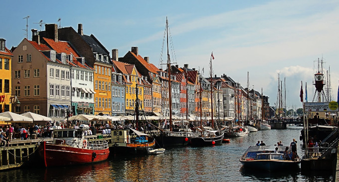 Dinamarca, Noruega y Suecia comparten historia, tradiciones y los índices más altos de calidad de vida. Pero las diferencias también saltan a la vista en este recorrido por sus majestuosas capitales.