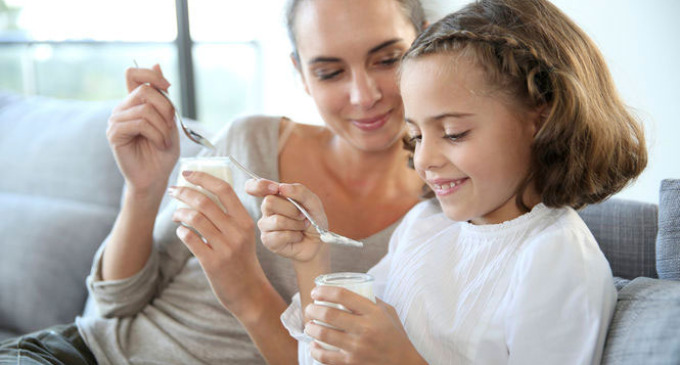 Al tener proteínas, minerales y complejo vitamínico B refuerza el sistema nervioso y los tejidos musculares. Por esto, es un producto muy beneficioso para las embarazadas, los niños pequeños y los deportistas.