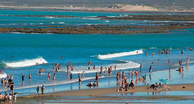 Más de 1.600 kilómetros de playas, acantilados, reservas naturales y ciudades. Los imperdibles de Río Negro, Chubut y Santa Cruz.