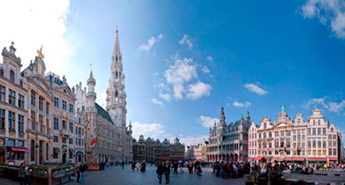 Por los barrios más elegantes de esta ciudad belga, en busca de las huellas de los grandes creadores que, a fines del siglo XIX, revolucionaron la arquitectura europea.