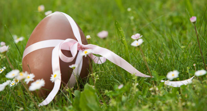 Es una de las celebraciones más importantes del calendario católico, ya que recuerda la Resurrección de Cristo. ¿Por qué no se come carne? ¿Qué simbolizan los conejos de chocolate? ¿Por qué todos los años cae en una fecha diferente? Te lo contamos.