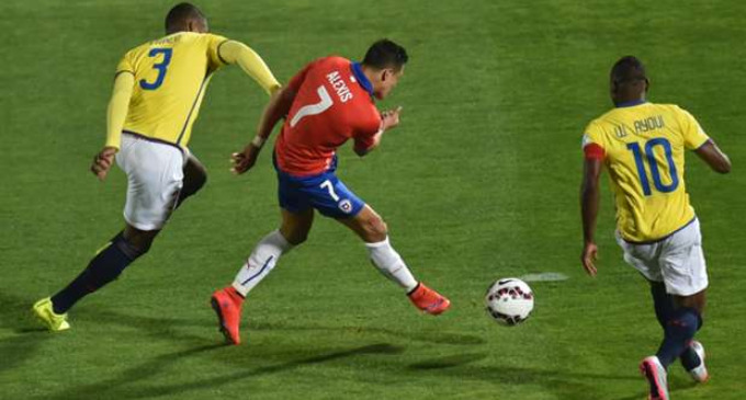 Chile sufrió para vencer 2 a 0 a Ecuador en el debut de la Copa América 2015