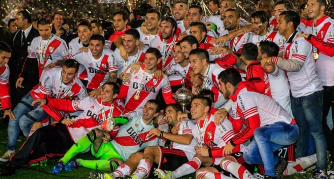 Con goles de Lucas Alario, Carlos Sánchez y Ramiro Funes Mori, River venció 3-0 a Tigres de México, en el estadio Monumental y, tras 19 años de espera, logró su tercera Copa Libertadores en una noche tan lluviosa como emotiva e inolvidable.