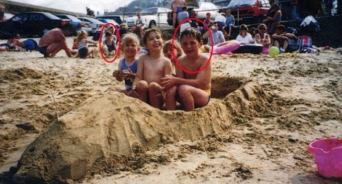 Un joven descubrió en una foto de su infancia a quien sería su esposa