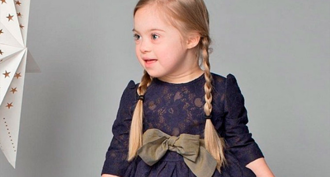 Esta pequeña con Síndrome de Down es la nueva protagonista de una campaña de moda infantil