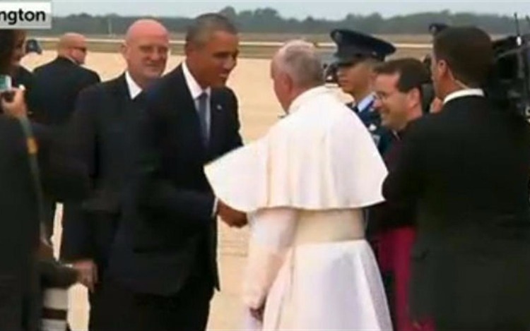 El papa Francisco llegó a Estados Unidos y fue recibido por Barack Obama
