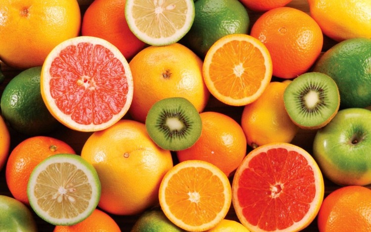 Limones, naranjas, mandarinas, kiwis y frutillas no sólo son exquisitas frutas, sino alimentos ricos en vitaminas antioxidantes y otros elementos beneficiosos para nuestra salud. Conocerlos es integrarlos a la dieta de todos los días. Sepa por qué.