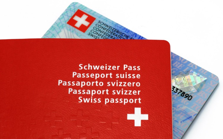 En Suiza, un grupo de economistas propone una ley en la cual todos sus ciudadanos recibirían 2.250 euros por mes, trabajen o no.