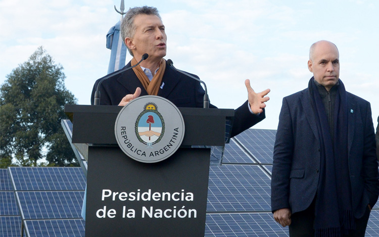 "Tenemos que llenar la Patagonia de molinos". Con este contundente mensaje, el presidente Macri abrió el llamado a licitación para la primer ronda del Plan RenovAr, que busca ser una respuesta al desafío global de generar energía con menor impacto ambiental.