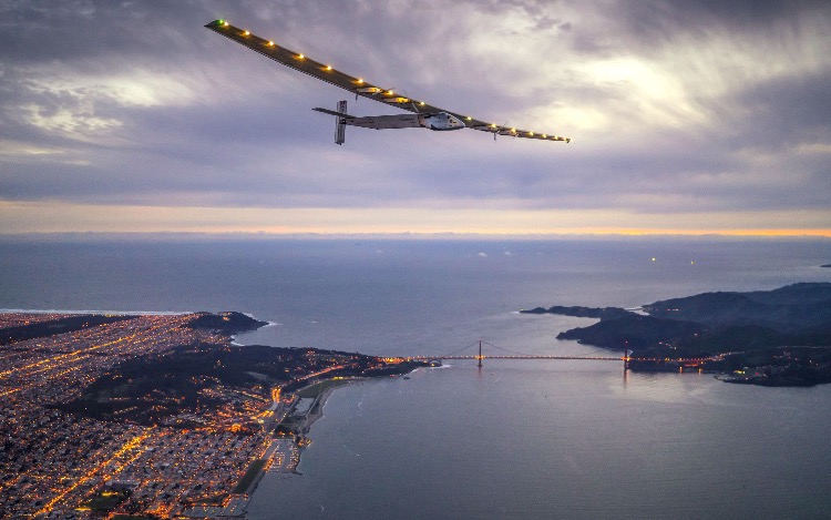 Solar Impulse 2, el avión impulsado únicamente por energía solar, que recorrió cuatro continentes, tres mares y dos océanos.