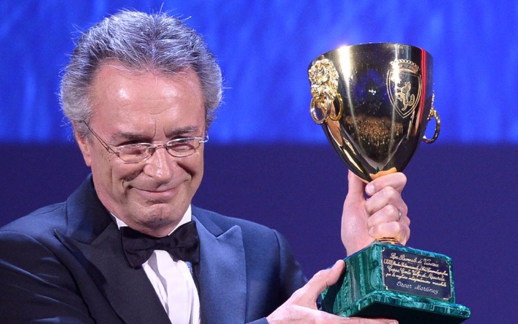 El actor argentino recibió la "Copa Volpi", como premio por su actuación en «El ciudadano ilustre»,  el filme de Gastón Duprat y Mariano Cohn.