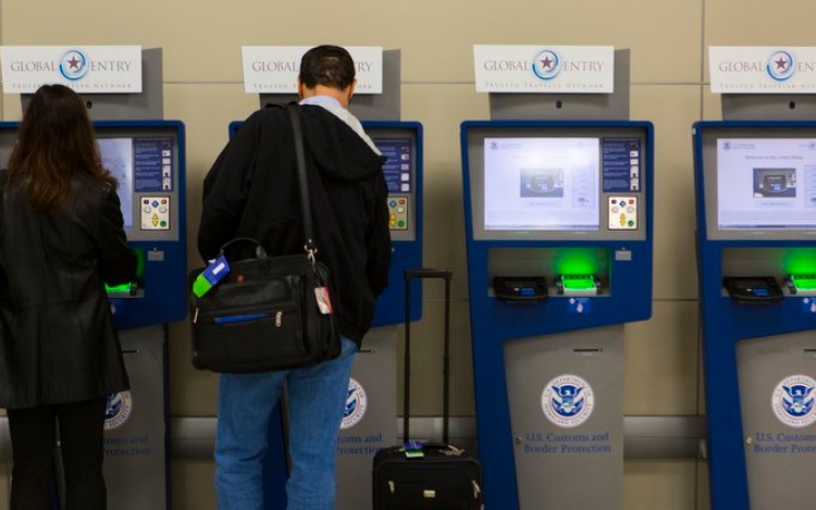 La Oficina de Aduanas y Protección Fronteriza de los Estados Unidos anunció el 1º de mayo la ampliación del programa Global Entry a ciudadanos argentinos. El sitio web oficial para remitir las inscripciones ya se encuentra en pleno funcionamiento.