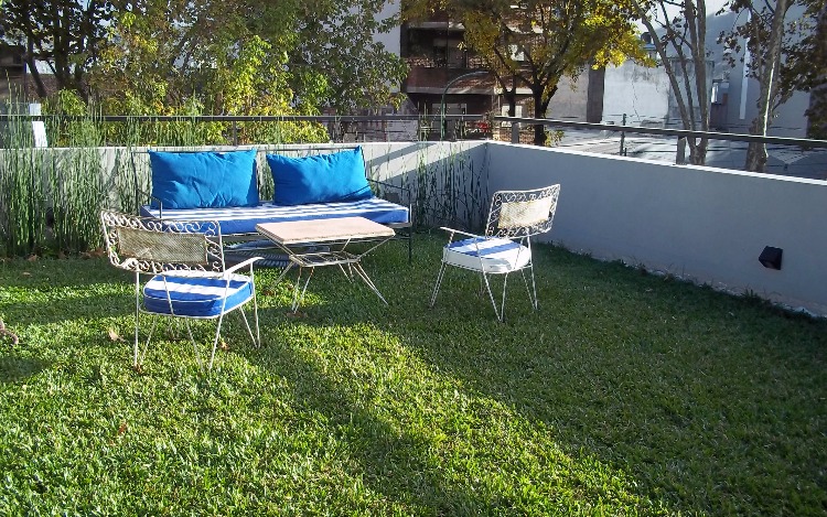 Una «plaza» en la terraza de tu casa.