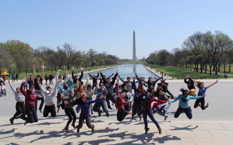 La Embajada de los Estados Unidos y la Organización World Learning informan que se encuentra abierta la convocatoria para los estudiantes y acompañantes (mentores) que deseen participar del programa de intercambio cultural y educativo “Jóvenes Embajadores 2018”.
