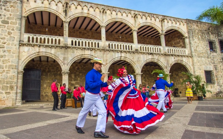 Ciudad Colonial, la zona preciada de Santo Domingo que late y se renueva el ritmo de la cultura