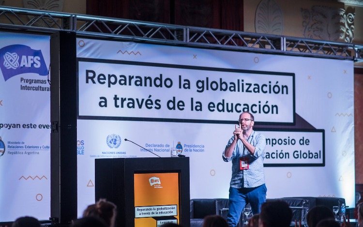 El evento, declarado de Interés por la Presidencia de la Nación, reunió a expertos internaciones y autoridades educativas bajo el lema "Reparando la globalización a través de la educación".