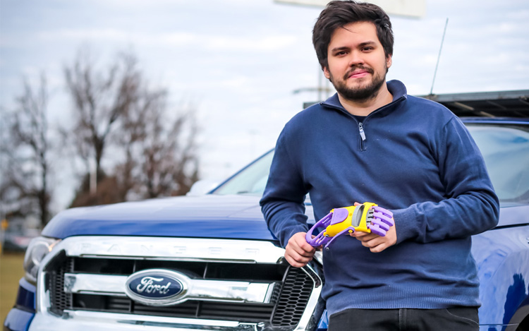 Ford Argentina y Ford Fund se sumaron al #Argentinatón, un proyecto de ATOMIC LAB para recorrer todo el país entregando alrededor de 150 manos y brazos impresos en 3D.