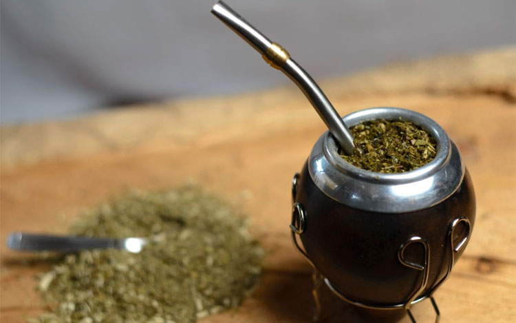 Yerbas saborizadas, una manera diferente de tomar mate.