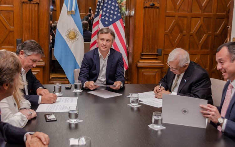 Ambos sistemas de áreas protegidas desarrollarán actividades conjuntas de planificación y manejo de recursos, formación de guardaparques, uso público y áreas marinas protegidas.